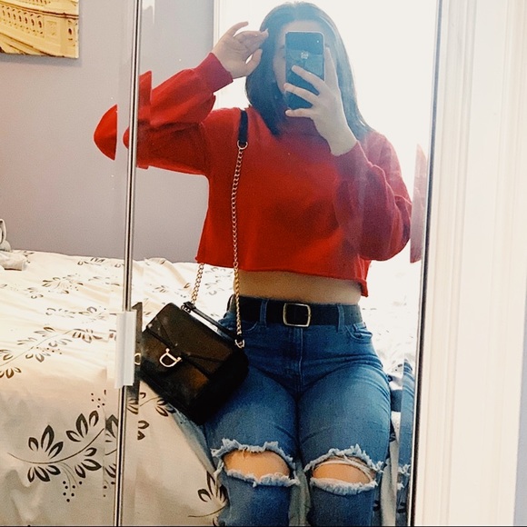 Forever 21 Sweaters - 👄 turtle neck cropped sweater